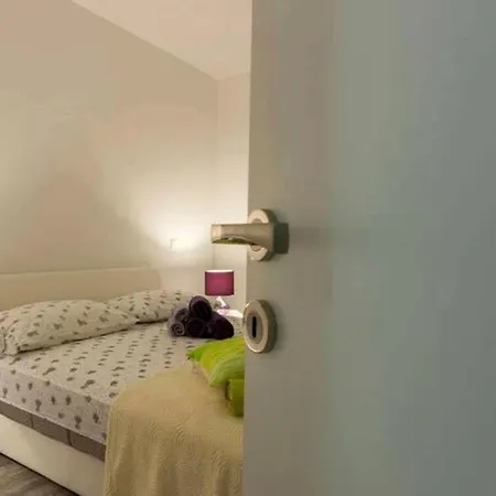 Apartment Family Friendly With A Swimming Pool Seget Vranjica, Trogir - 12476 *